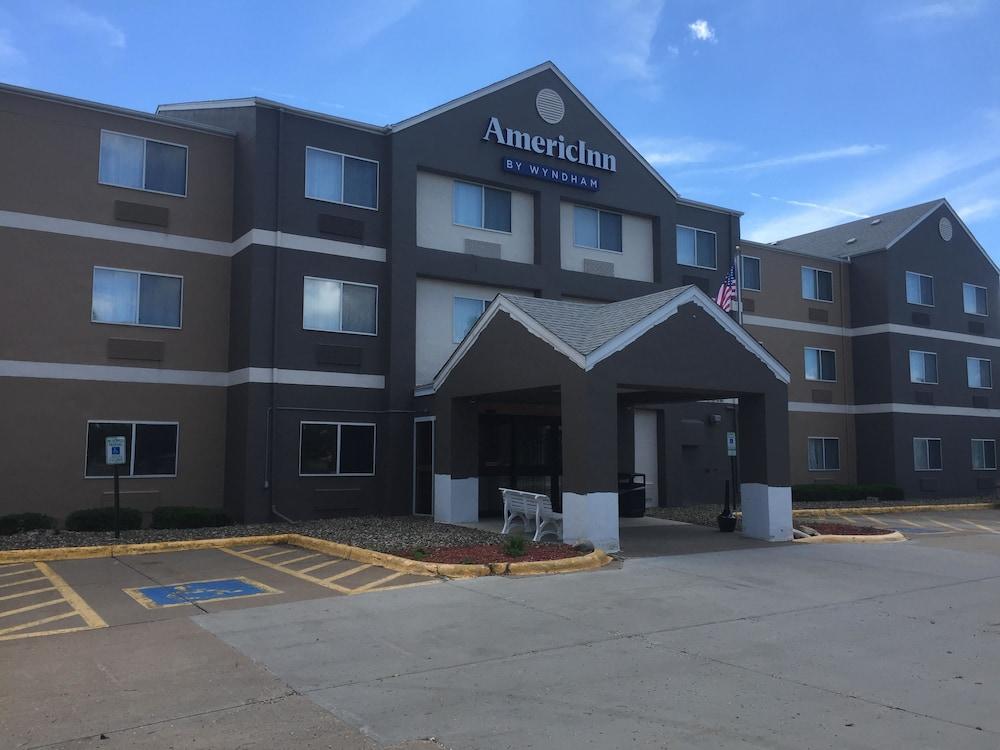 Americinn By Wyndham Hudson Exterior foto